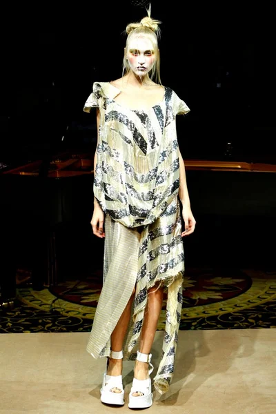 Look 38